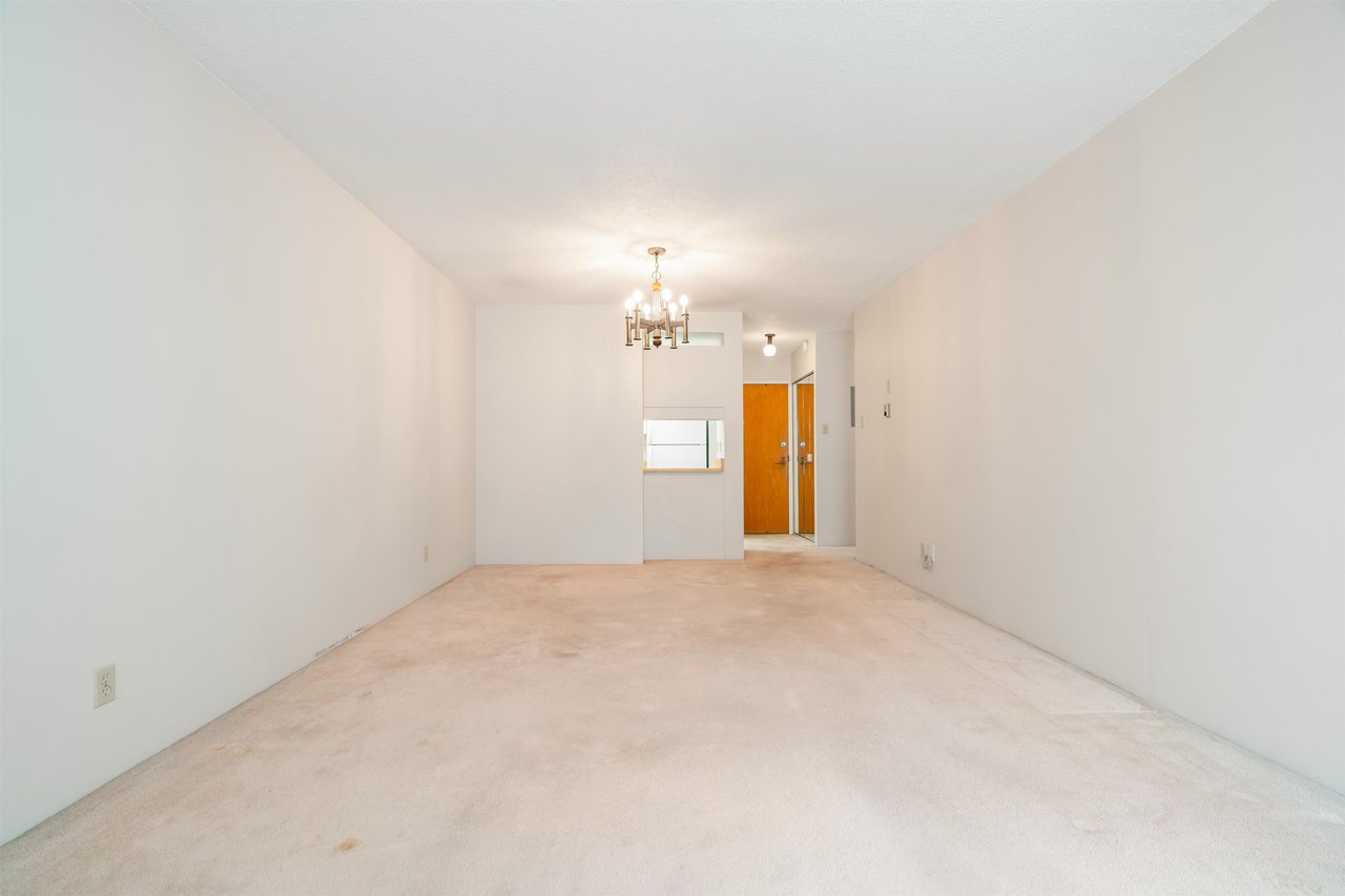 409-3905 Springtree Drive, Vancouver