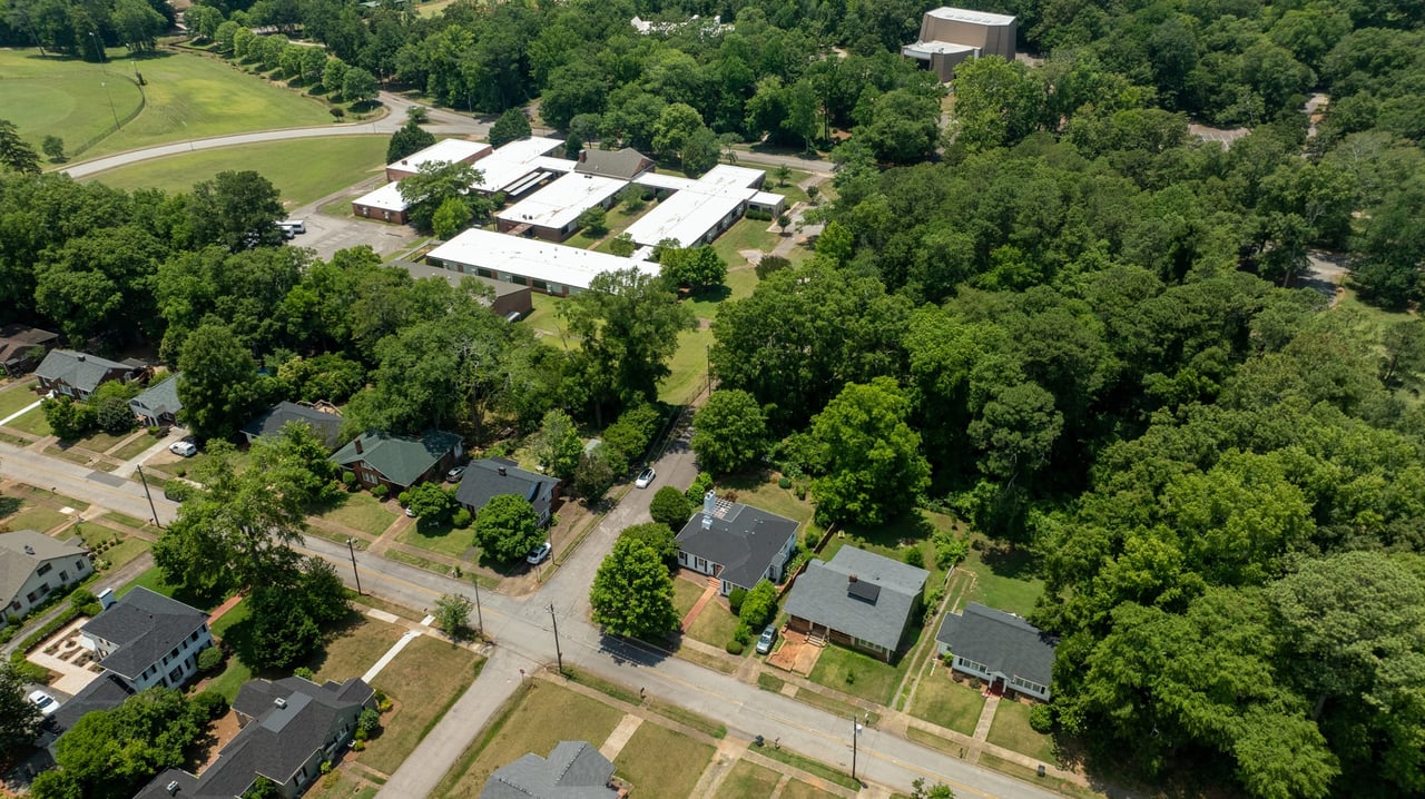 Charming Cottage Near LaGrange College