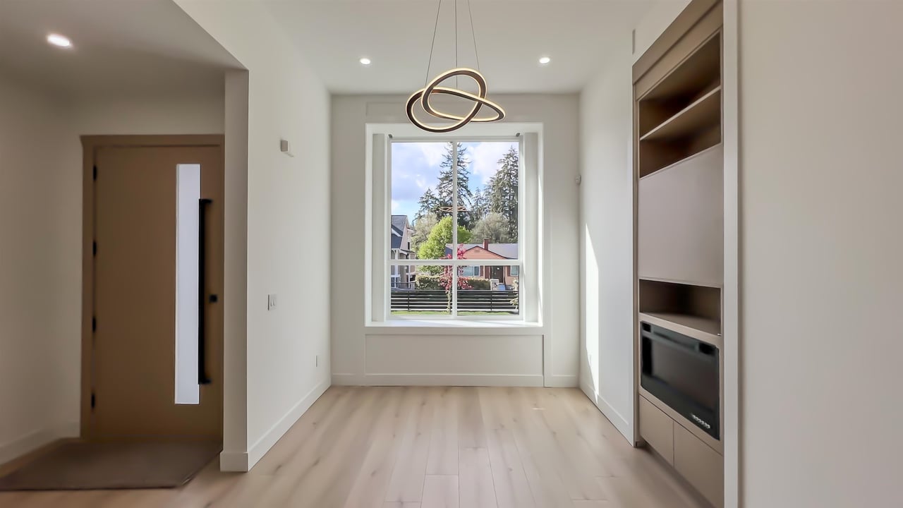 8020 19th Ave