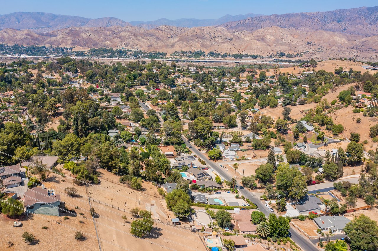A Lil Bit O' Country in Shadow Hills * SOLD at full price