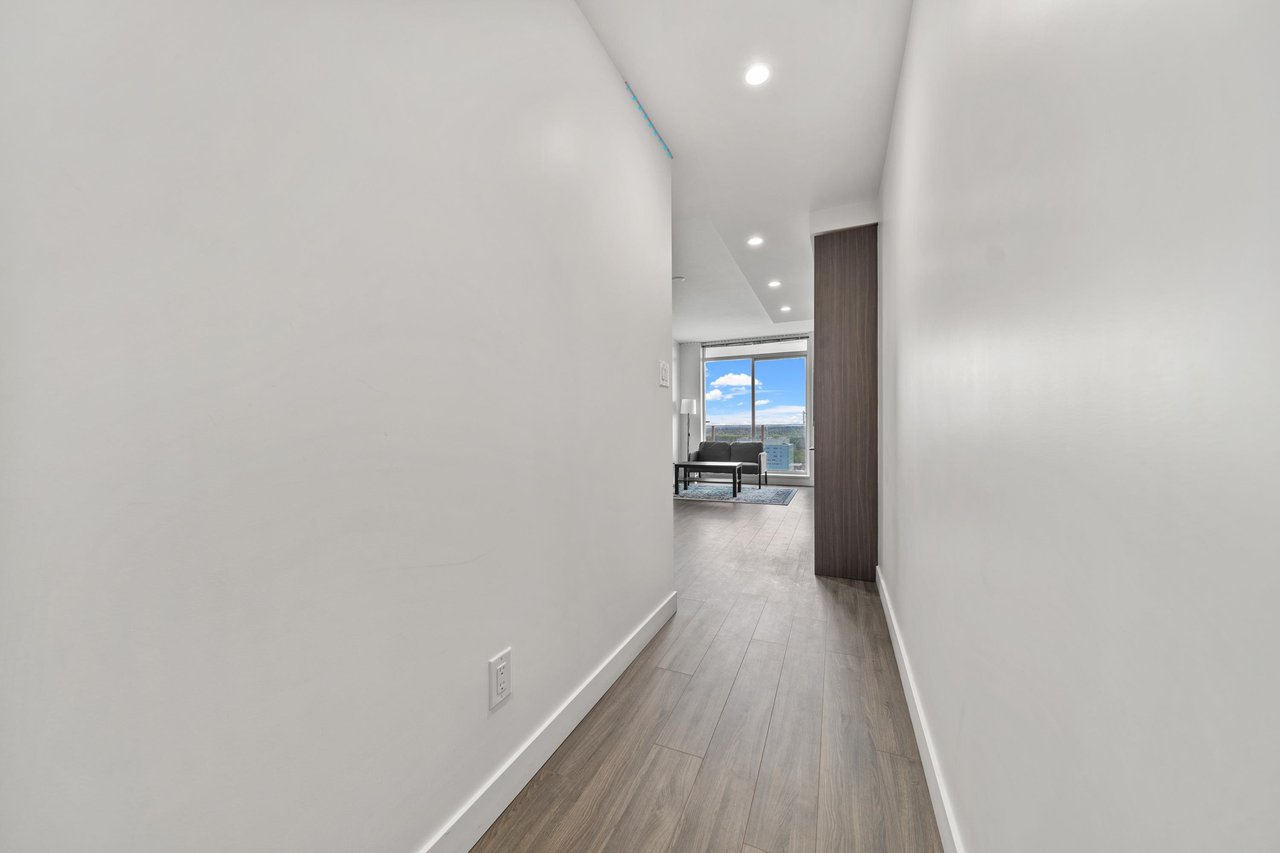 1701-13615 Fraser Hwy