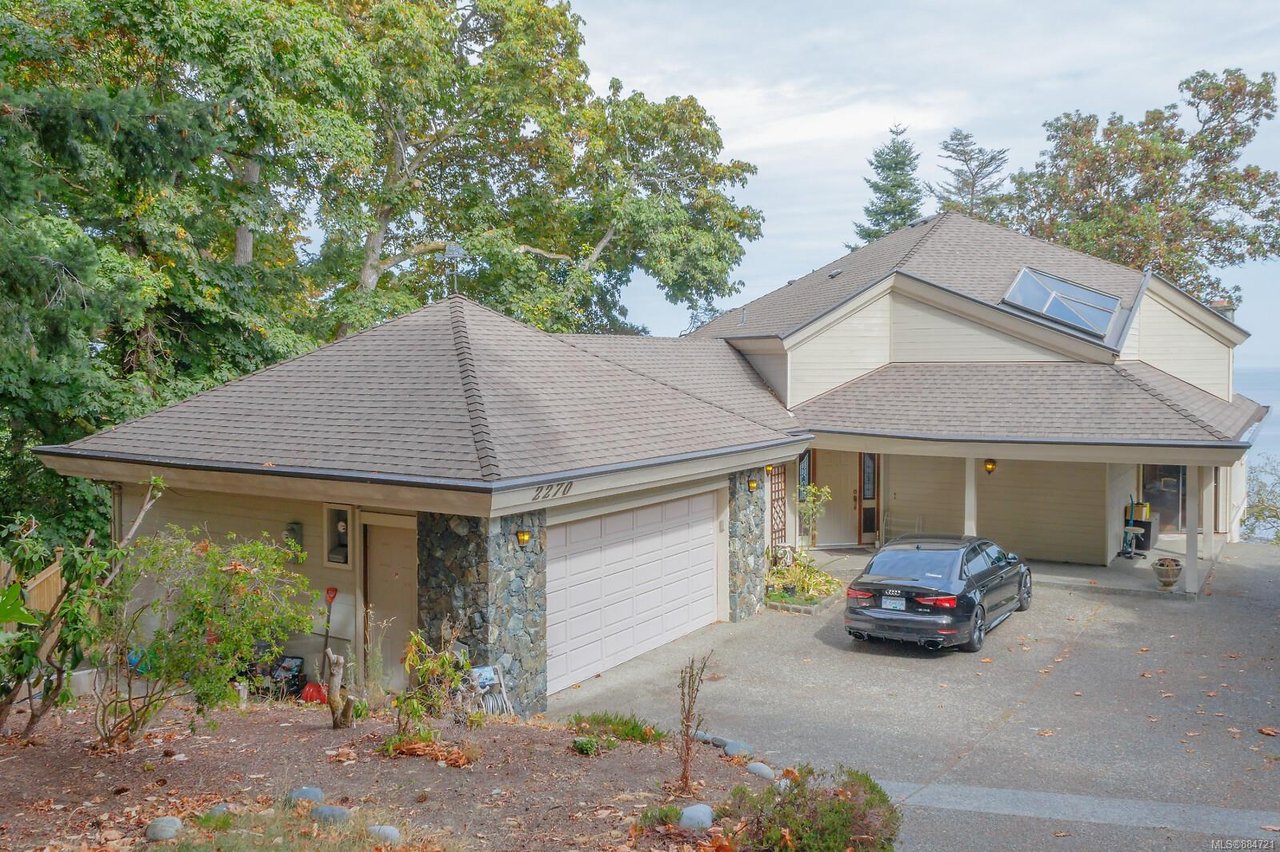 2270 Arbutus Rd