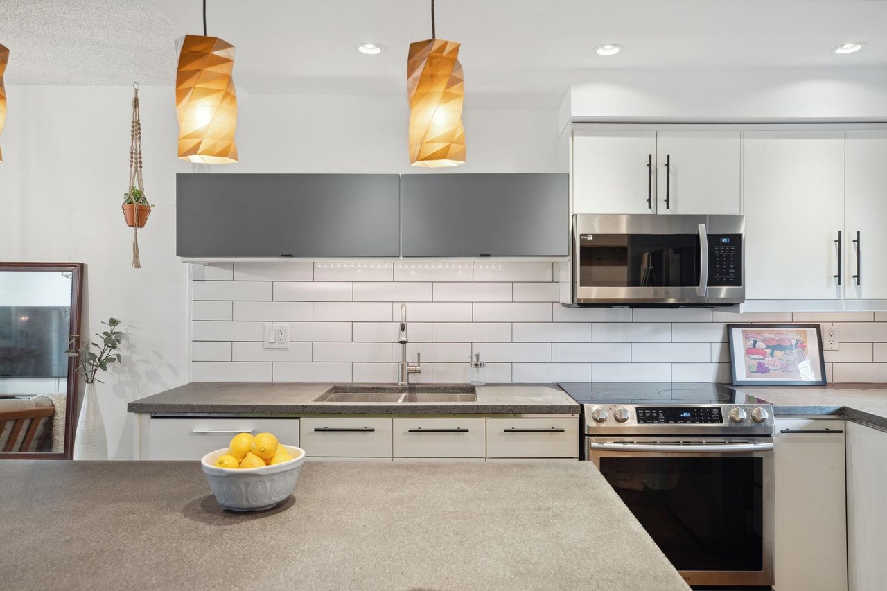 16-2978 Walton Ave