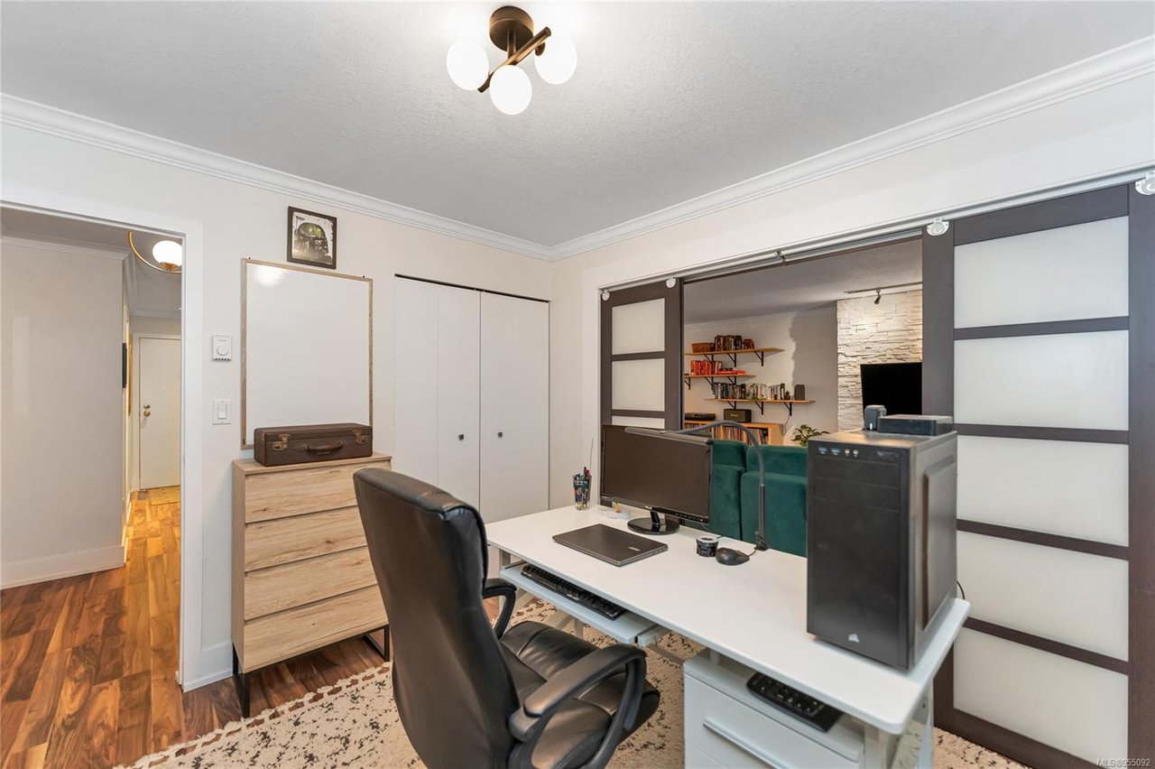 204-406 Simcoe St