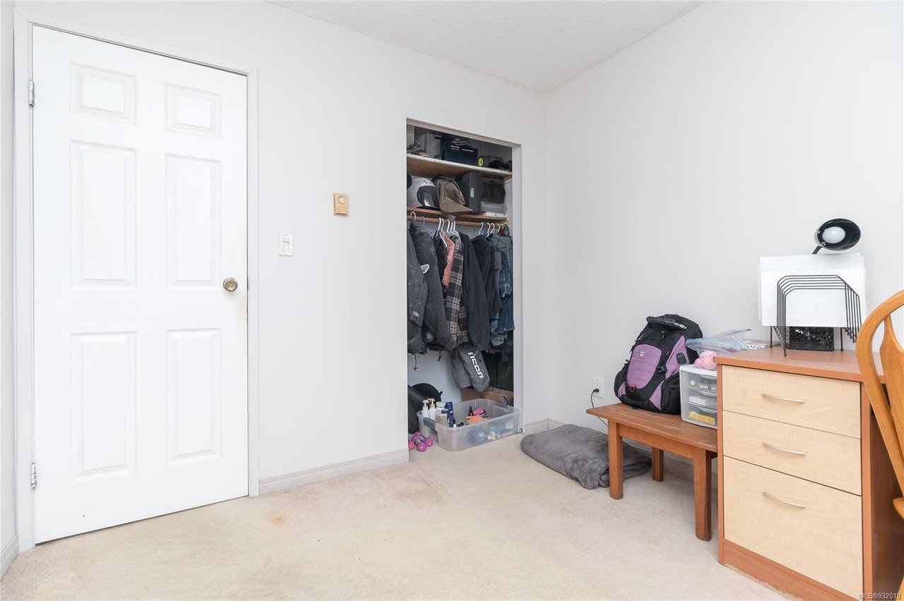 2838 Acacia Dr