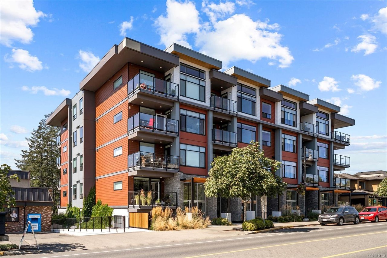 403-7162 W Saanich Rd