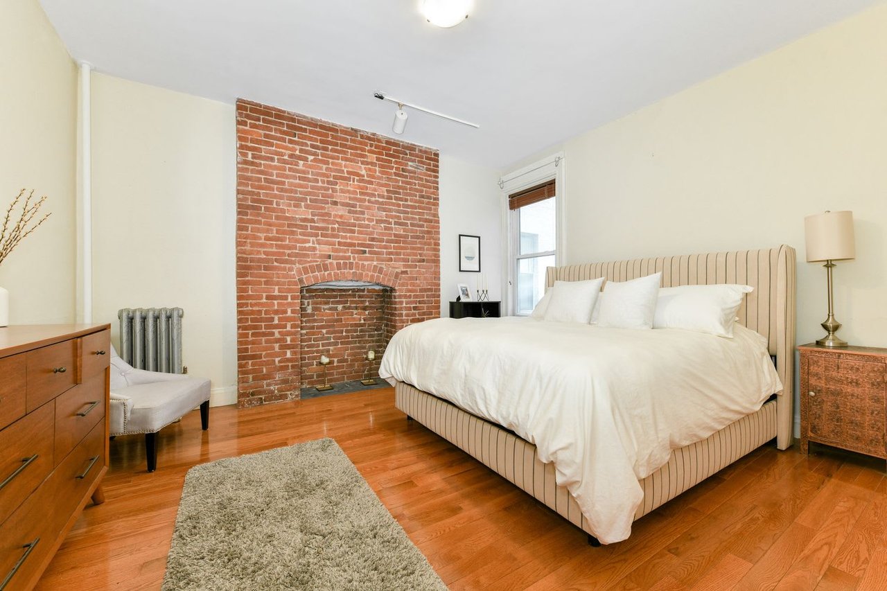 1056 Beacon St: #5