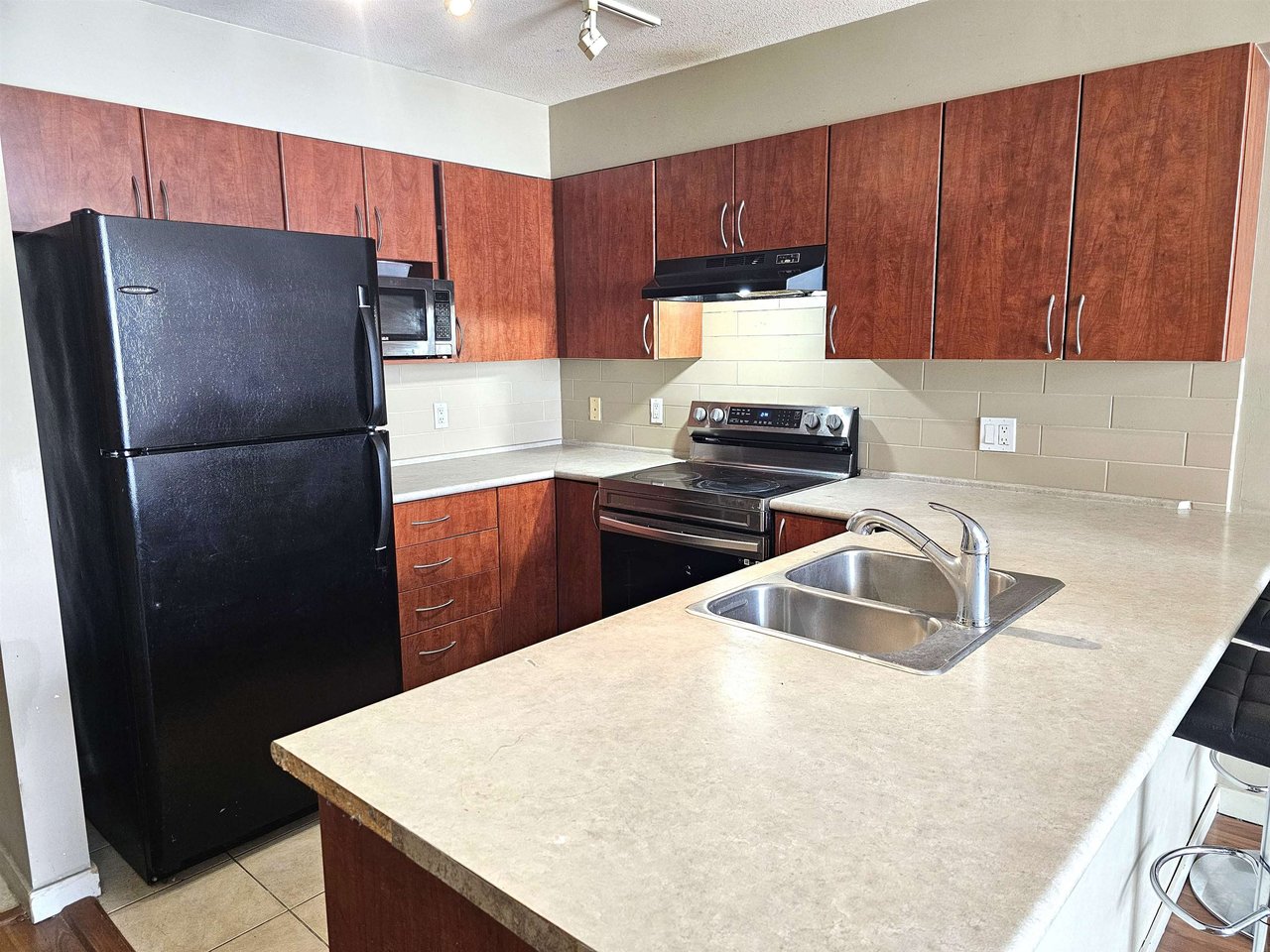 427-40437 Tantalus Rd