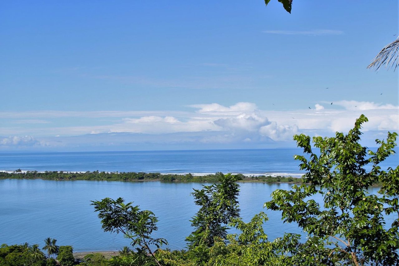 Iconic Eco-lodge With Outstanding Ocean, Sunset, and Mountain Views