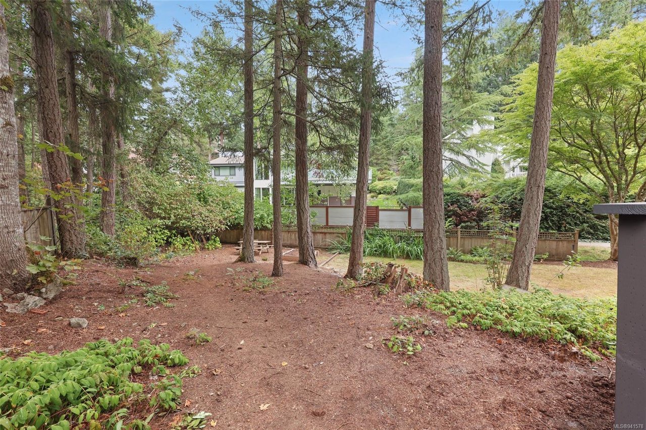 4527 Emily Carr Dr