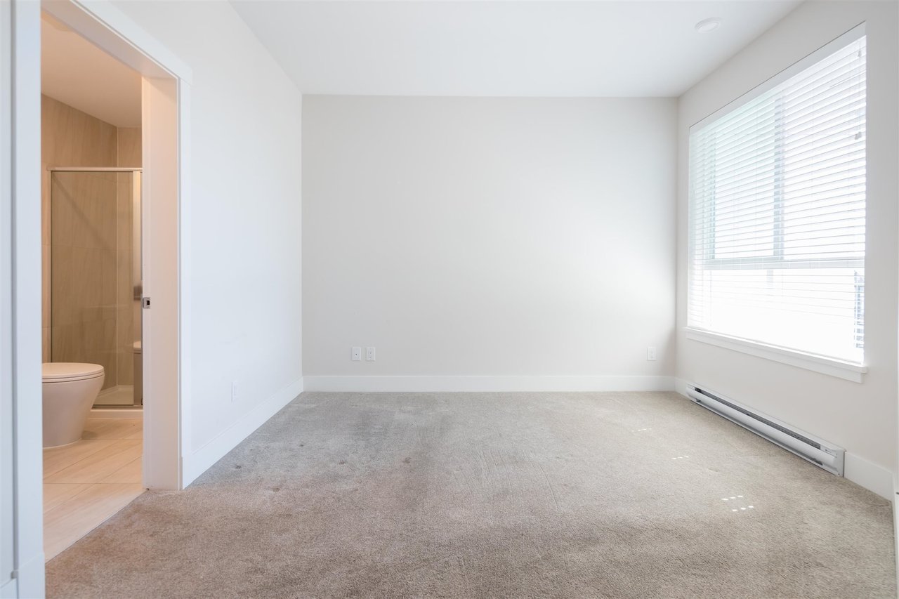 407-4690 Hawk Lane