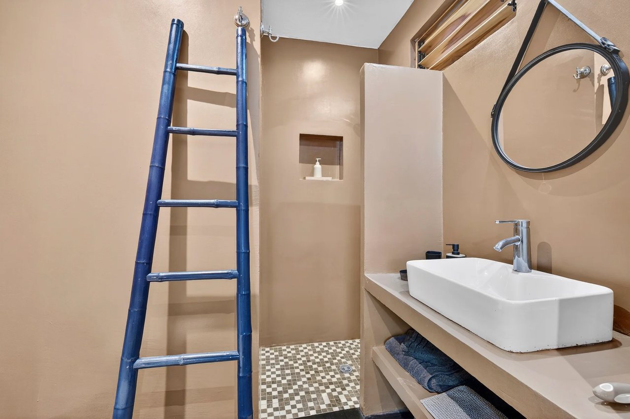 Modern Home in Beachfront Gated Community, Tamarindo, Guanacaste