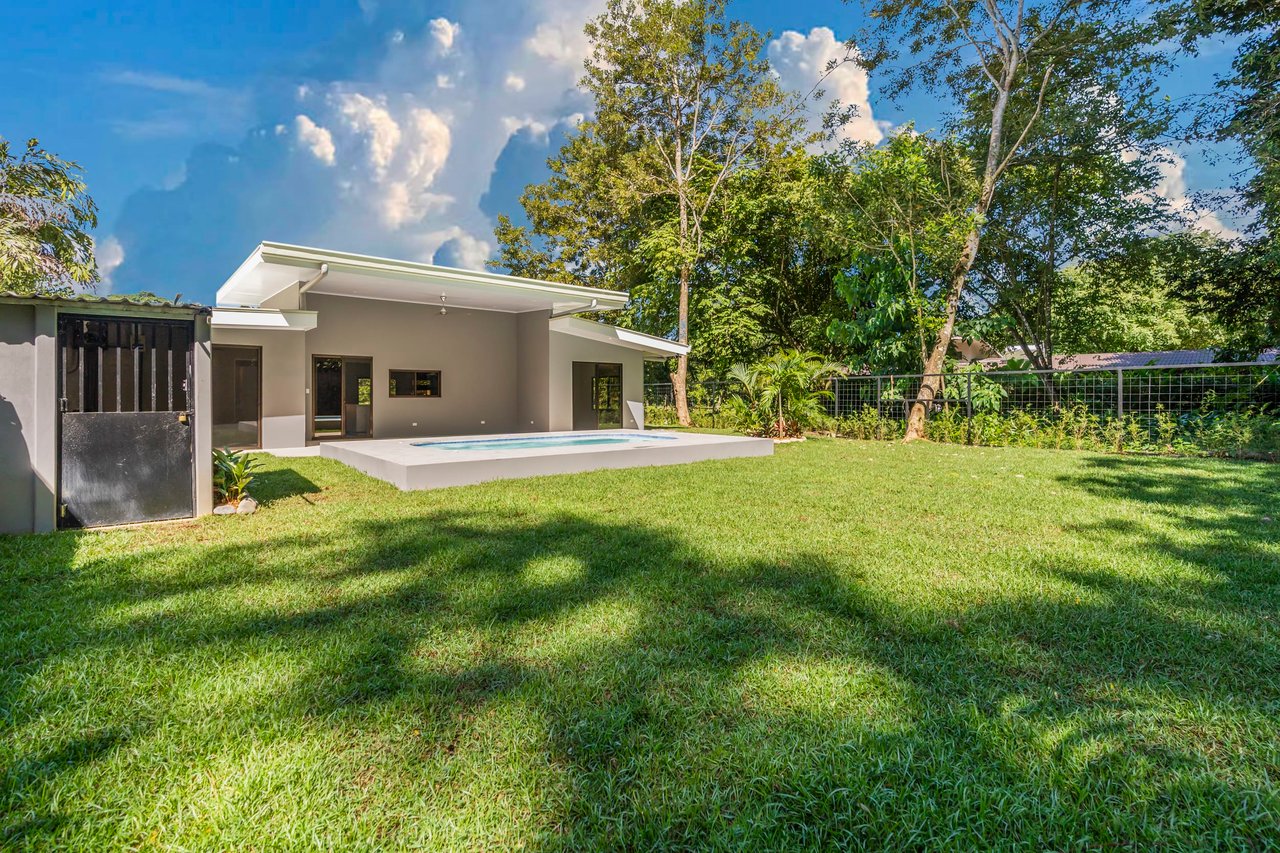 CASA MARINA – CLOSE WALK TO THE BEACH AT PLAYA CHAMAN – 0.14 ACRES
