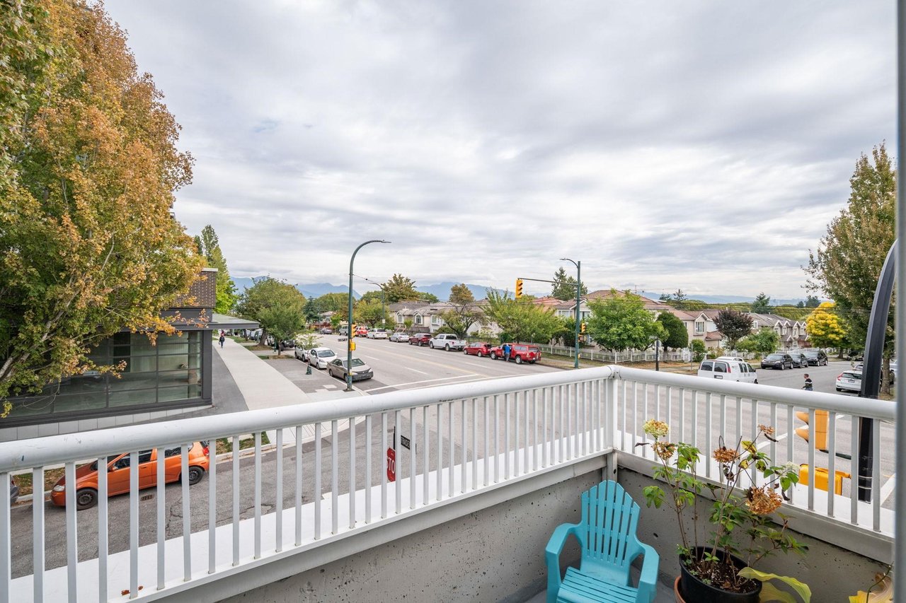101-3909 Fraser St