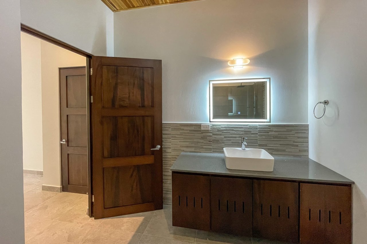 Low-Maintenance 3-Bedroom Villa with Pool & Peaceful Terraza in Villas Vista de la Montaña in Ojochal Costa Rica