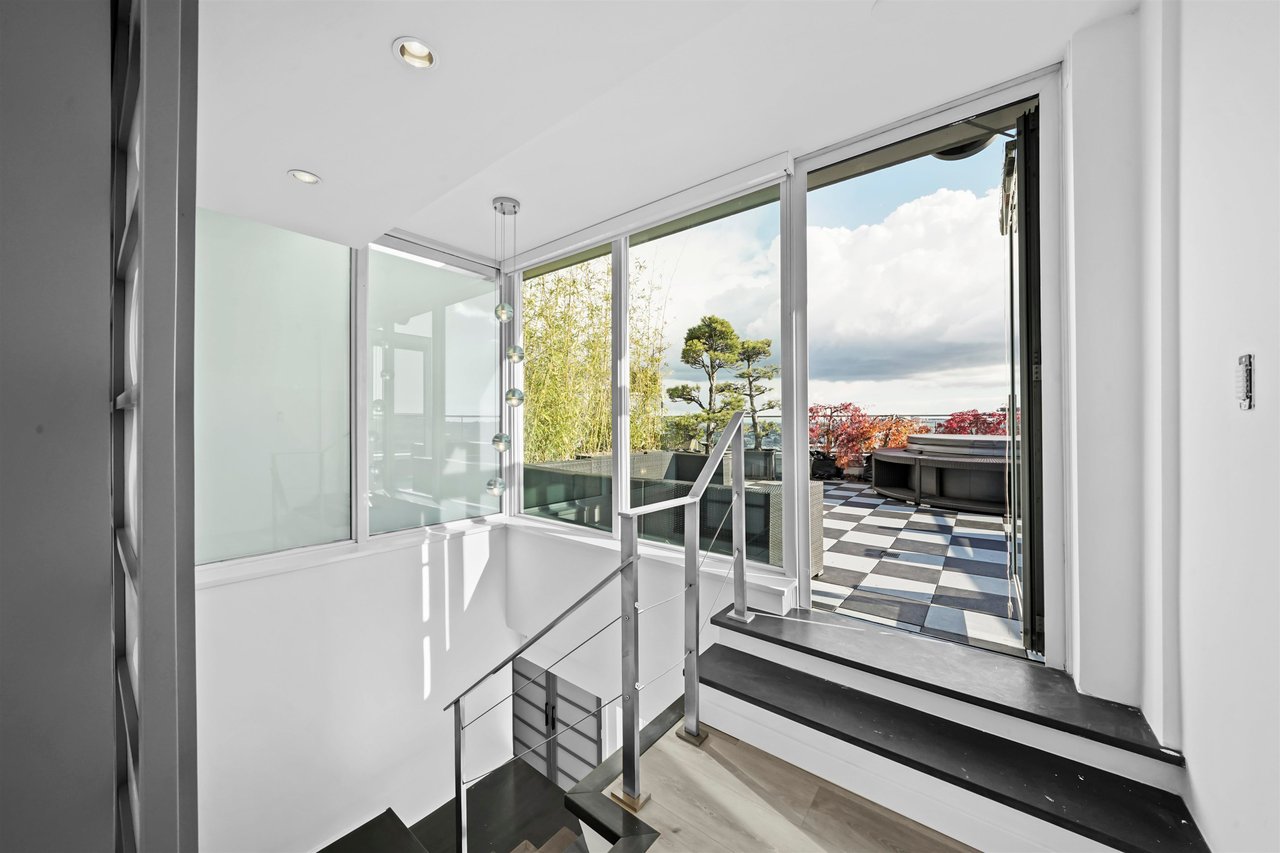 3905-188 Keefer Pl