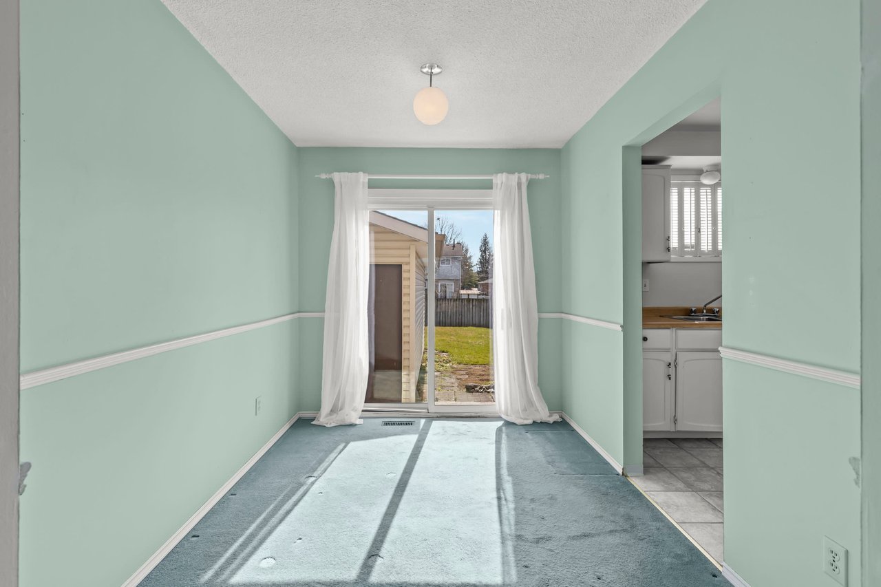 112 Graystone Cres
