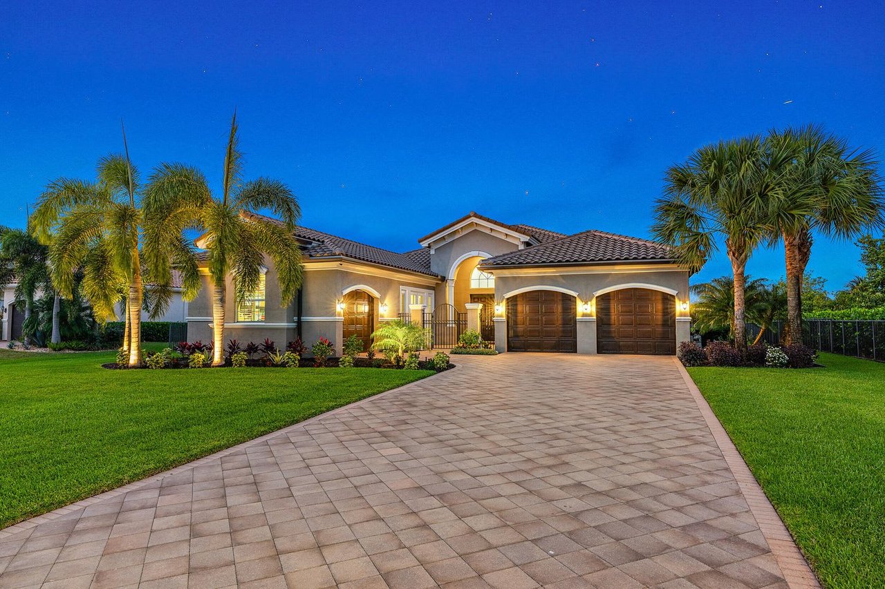 7754 Maywood Crest Dr