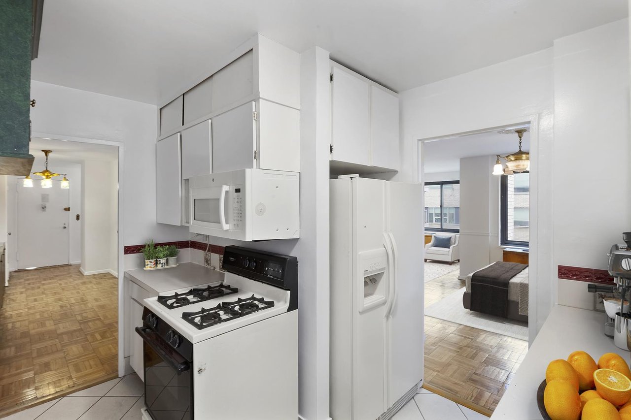 530 East 72nd Street, Apt 5-A