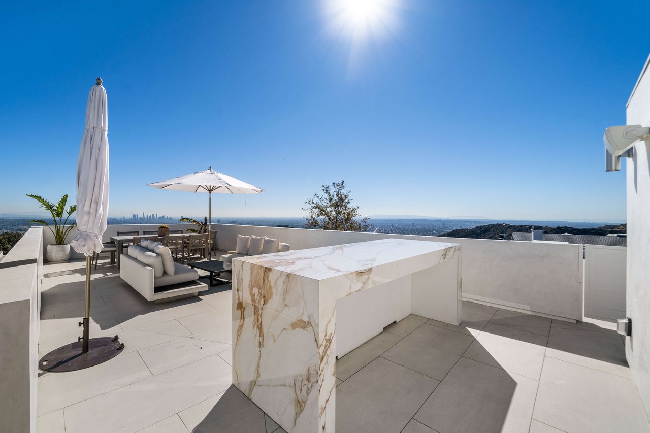 The Apex HH | 7115 Macapa Drive