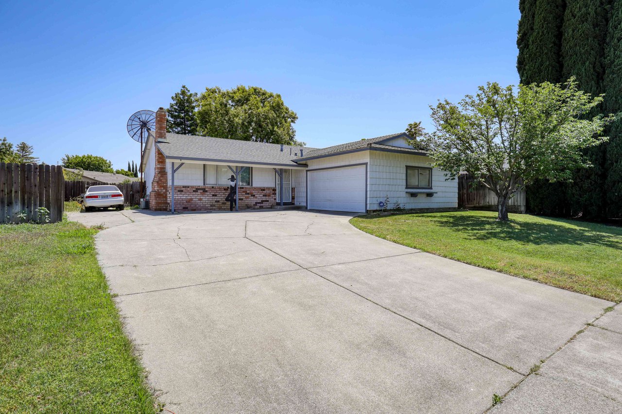  770 N Lincoln St, Dixon, CA 95620