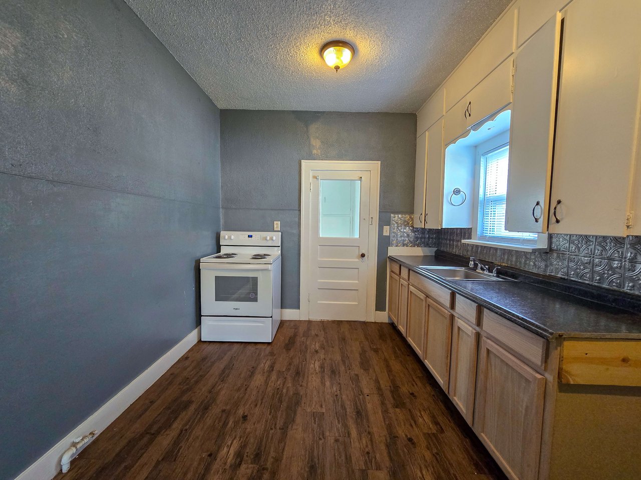 810 N Kickapoo