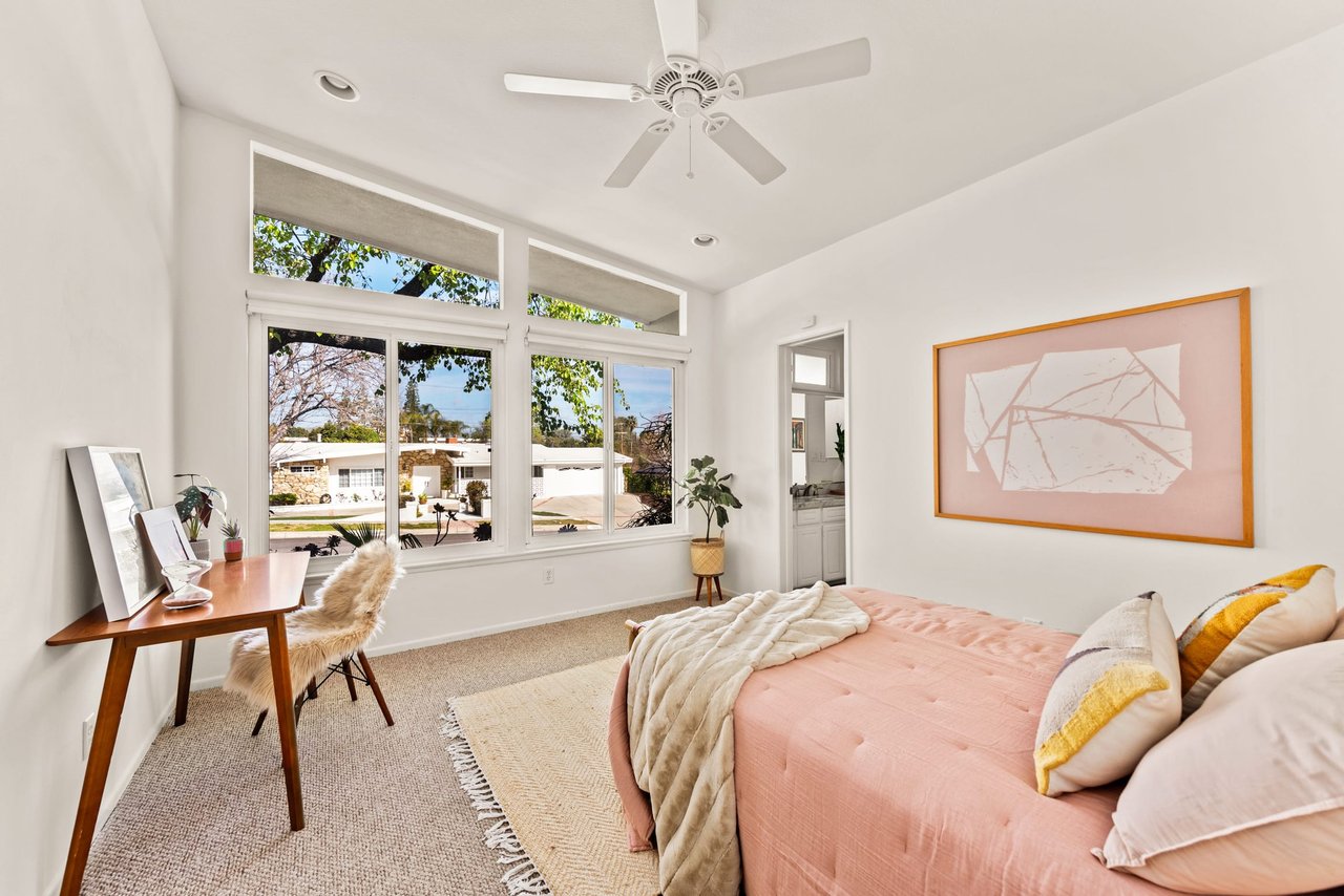 5330 Dubois Ave
