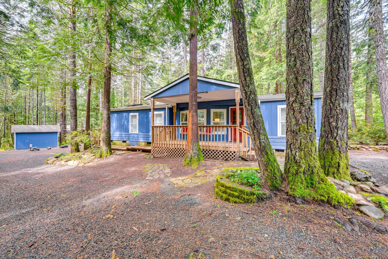 521 N Mount Jupiter Dr, Hoodsport, WA
