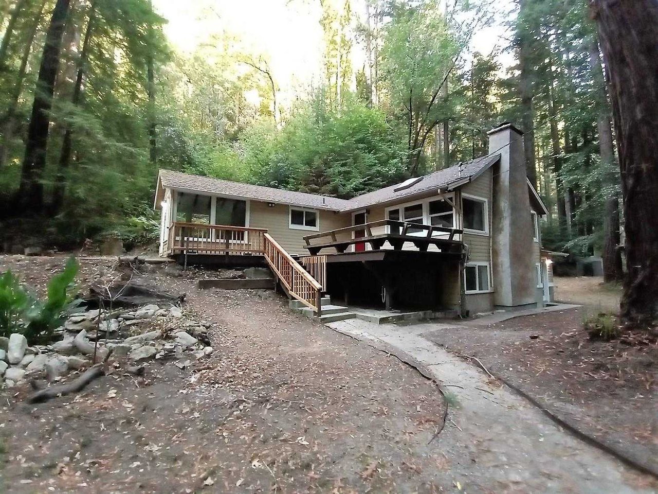 11065 Love Creek RD