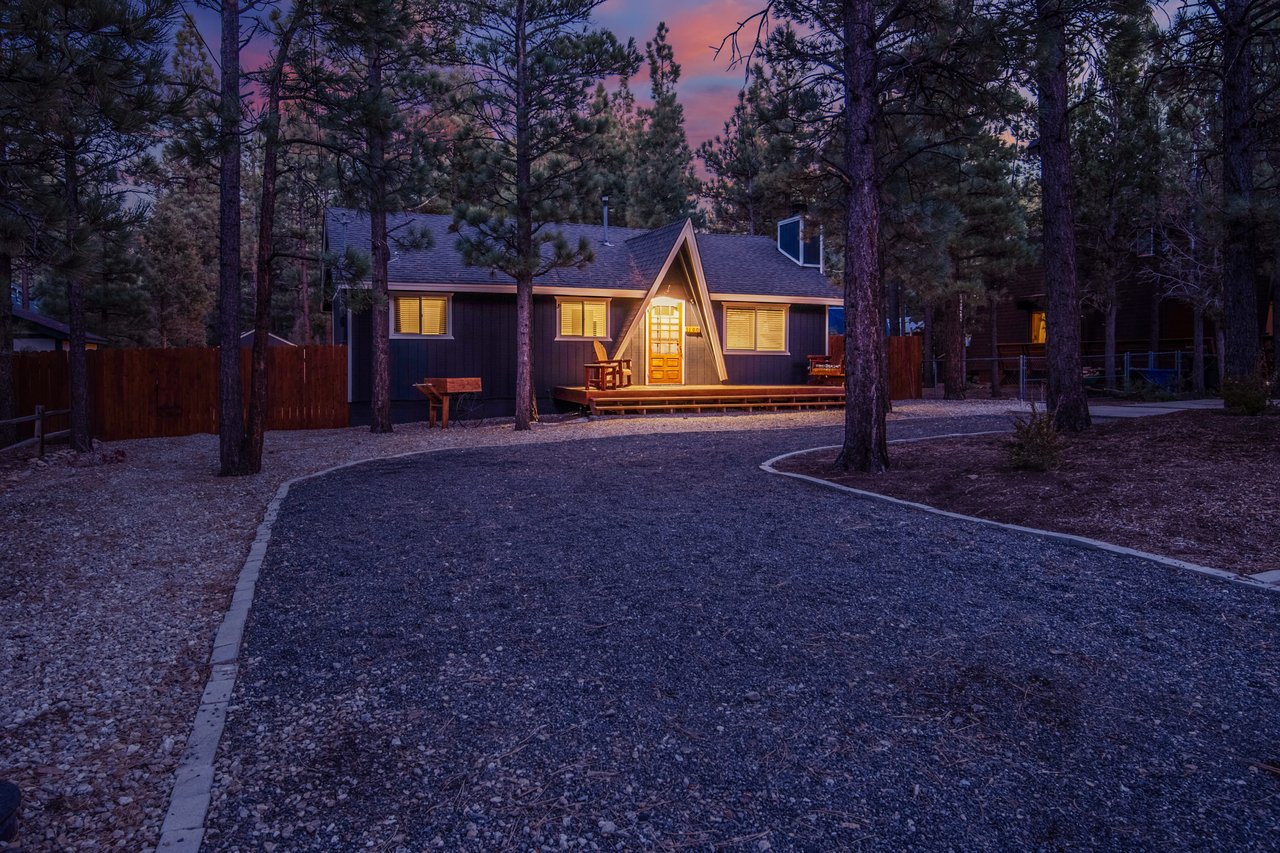 1100 Hemlock Lane
