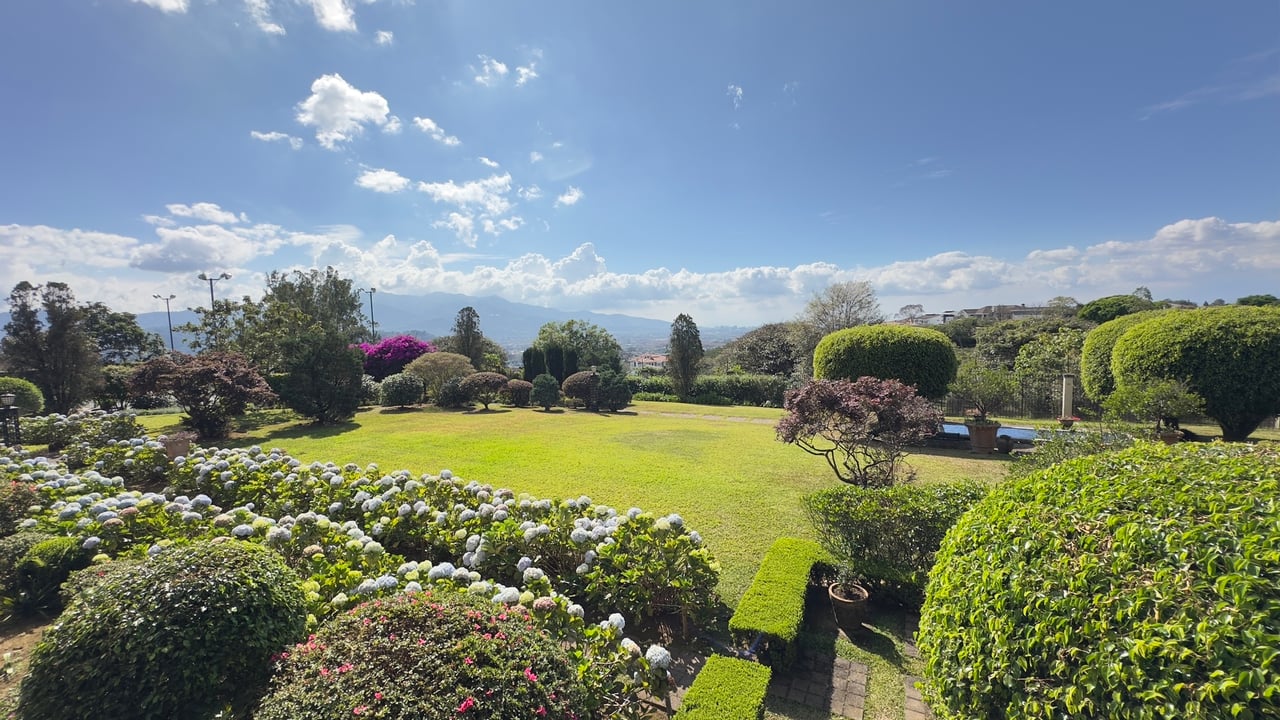 Exclusive Gated Community Condo, Curridabat, San Jose