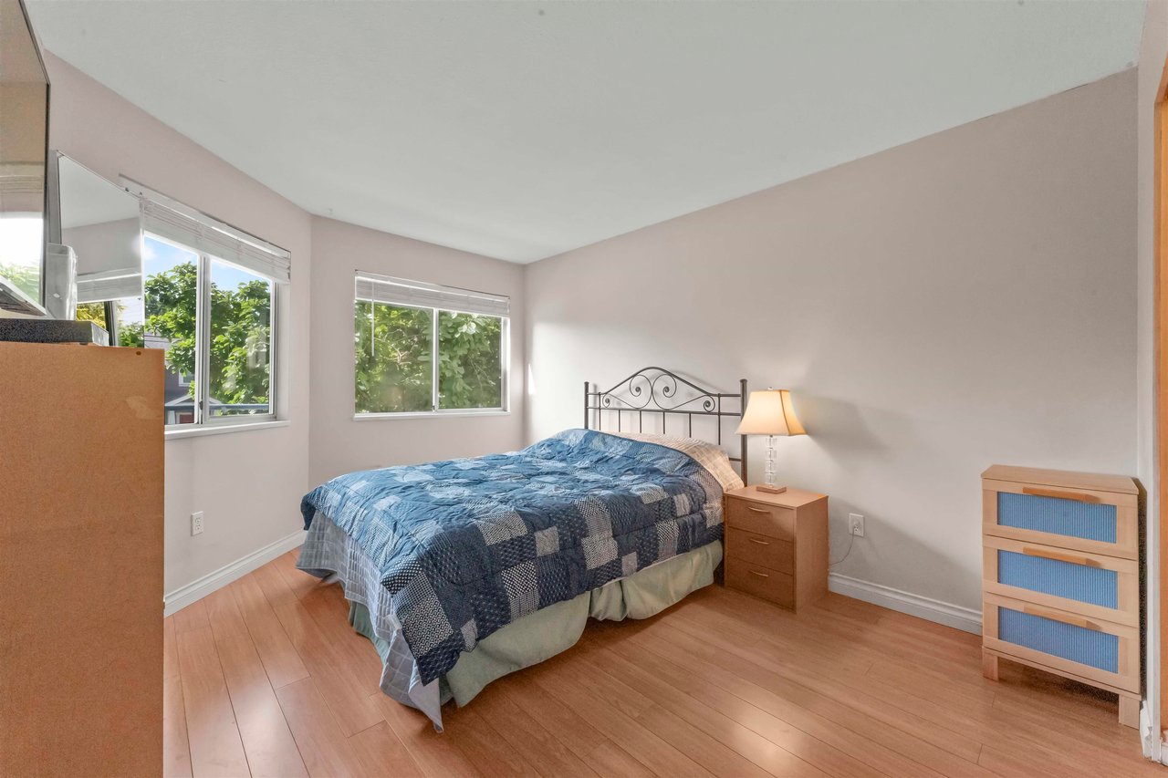 112-7840 Moffatt Rd