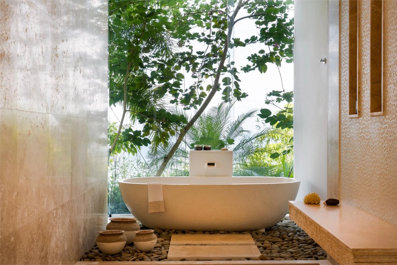Contemporary Coastal Infinity Villa, Dominical, Puntarenas