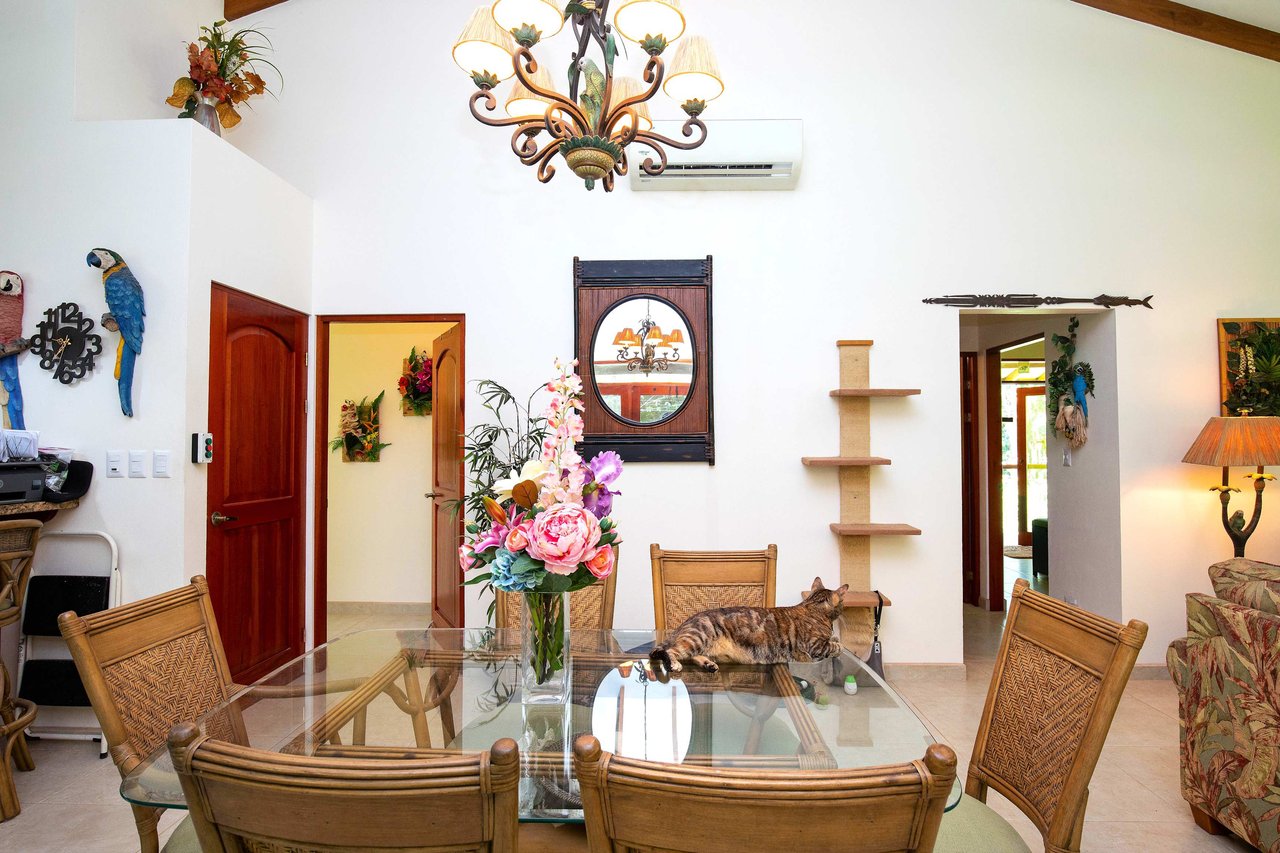 Wheelchair Friendly- 2 Bedroom house in a Quiet Community