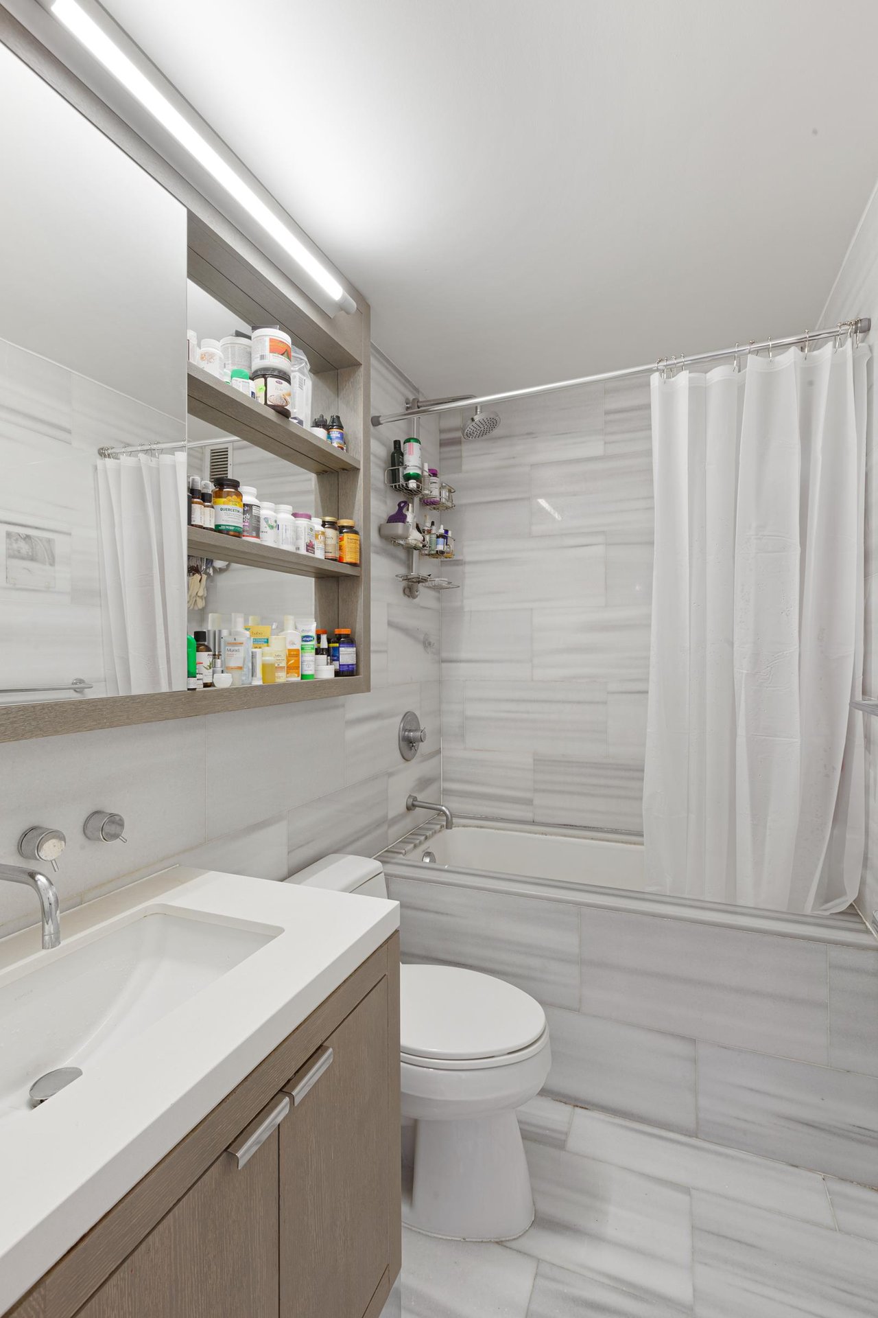 225 Rector Place, Apt 21A