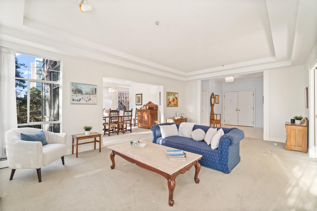 303-2210 W 40th Ave