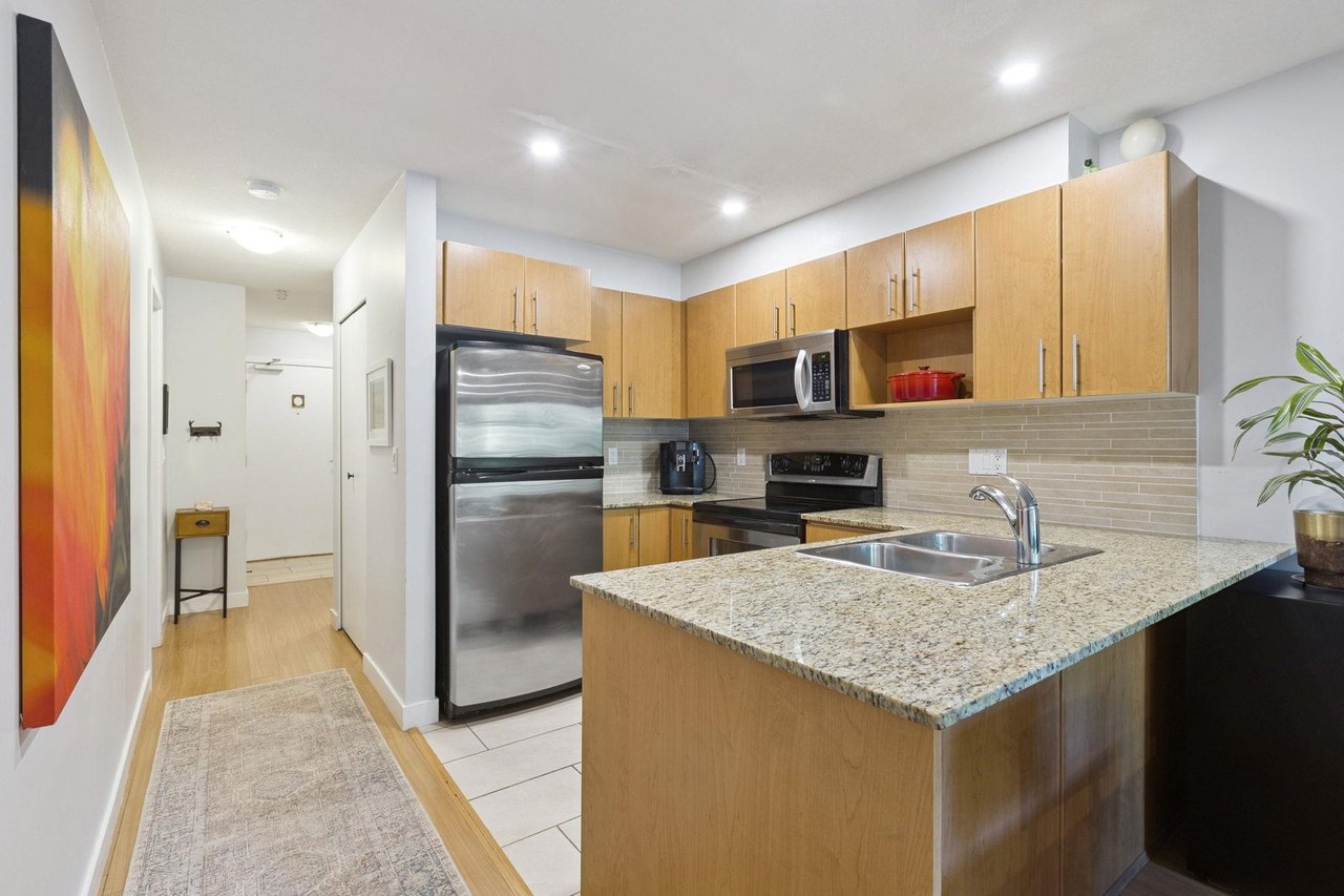 227-1633 Mackay Ave