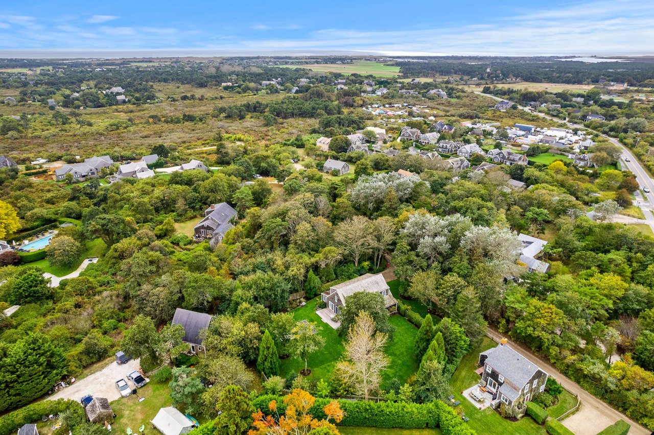 6 Oak Hollow Ln
