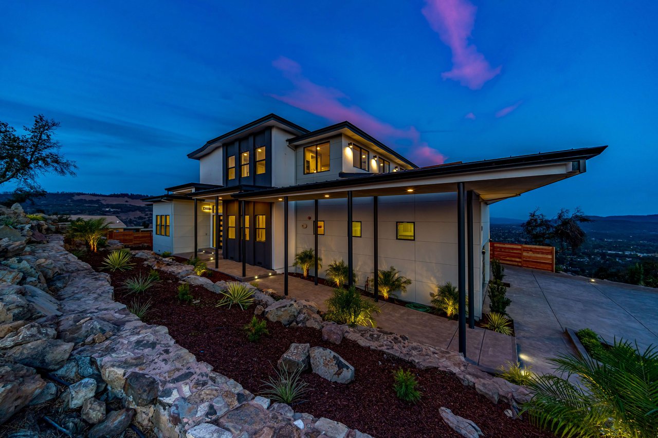 3927 Rincon Ridge Drive