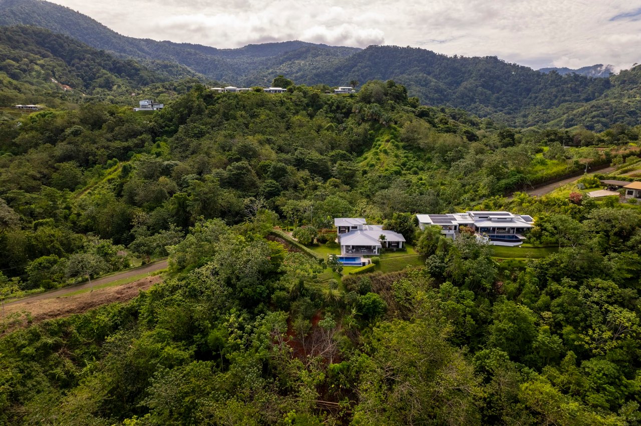 ELEGANT OJOCHAL LUXURY HOME IN PHASE 11 WITH OCEAN AND MOUNTAIN VIEWS