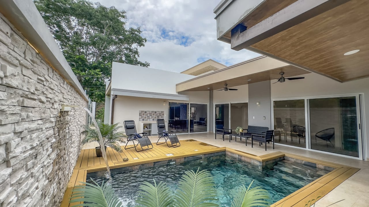 Uvita Paradise Brand New 3 Bedroom, 2.5 Bathroom Modern Home