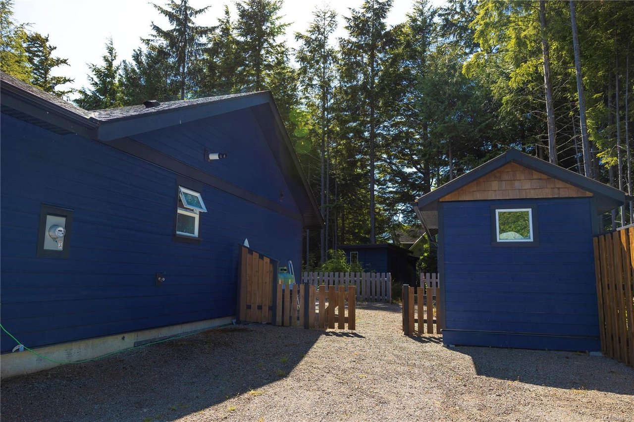 868 Elina Rd