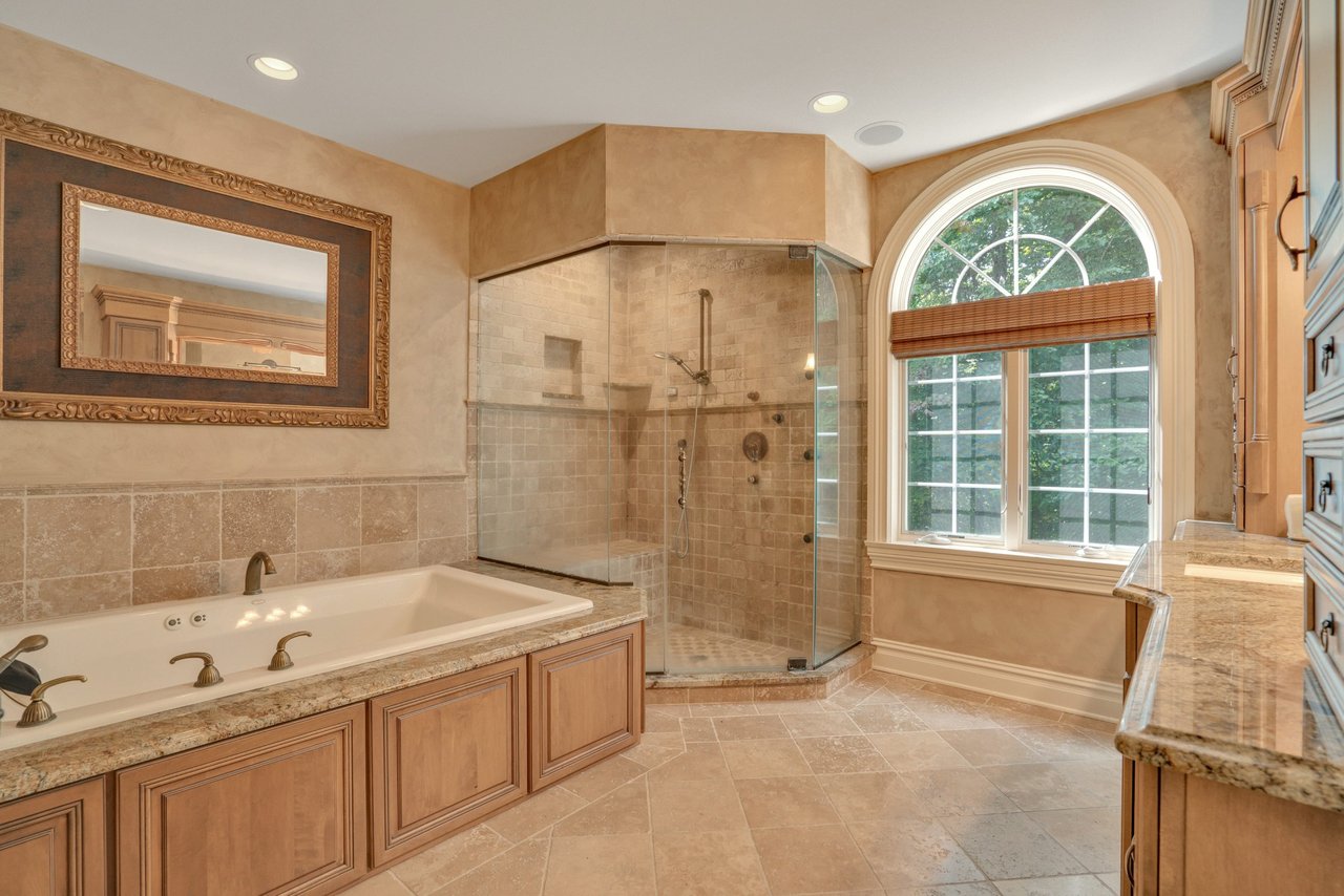 8 Glenbrook Drive