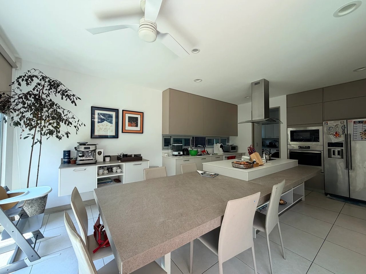 Contemporary Corner Condo, Santa Ana, San Jose