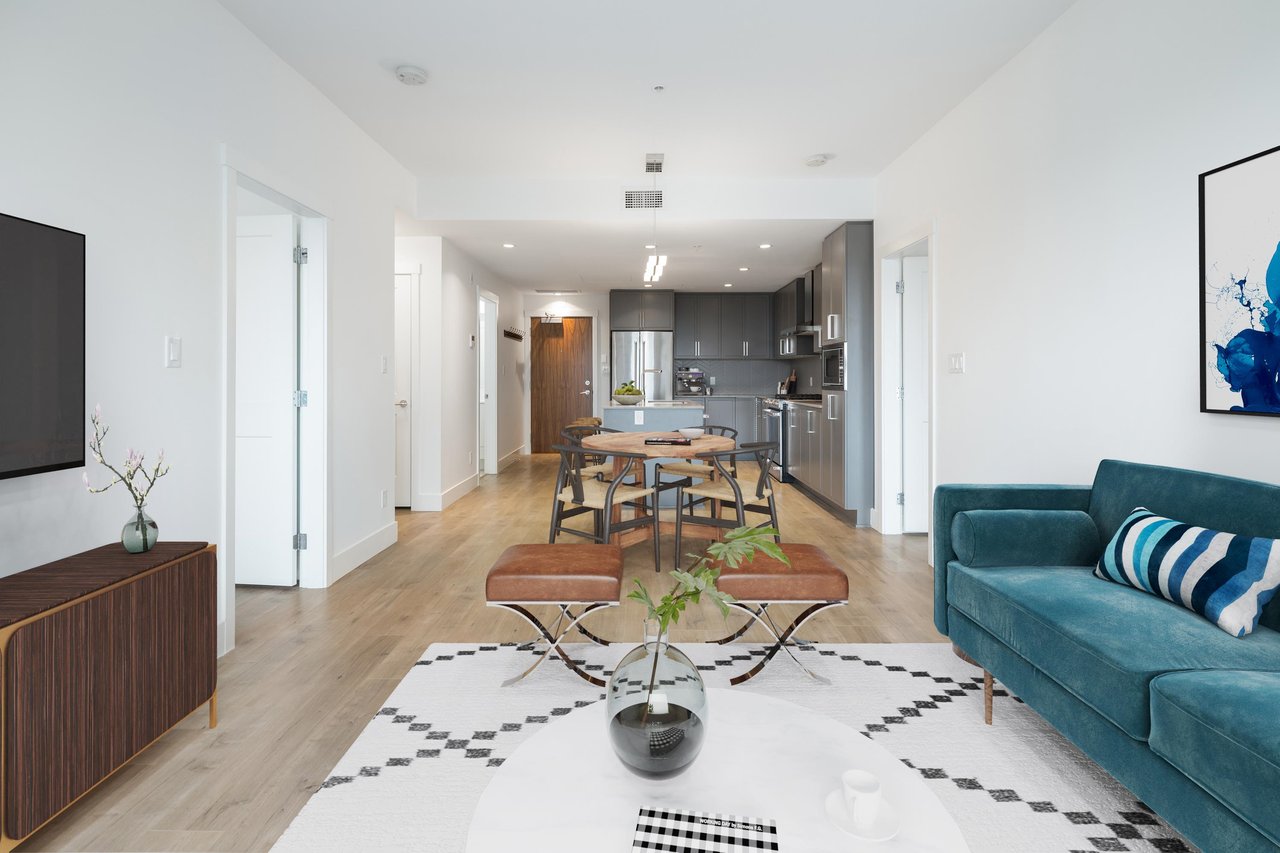 402-4477 Hastings St