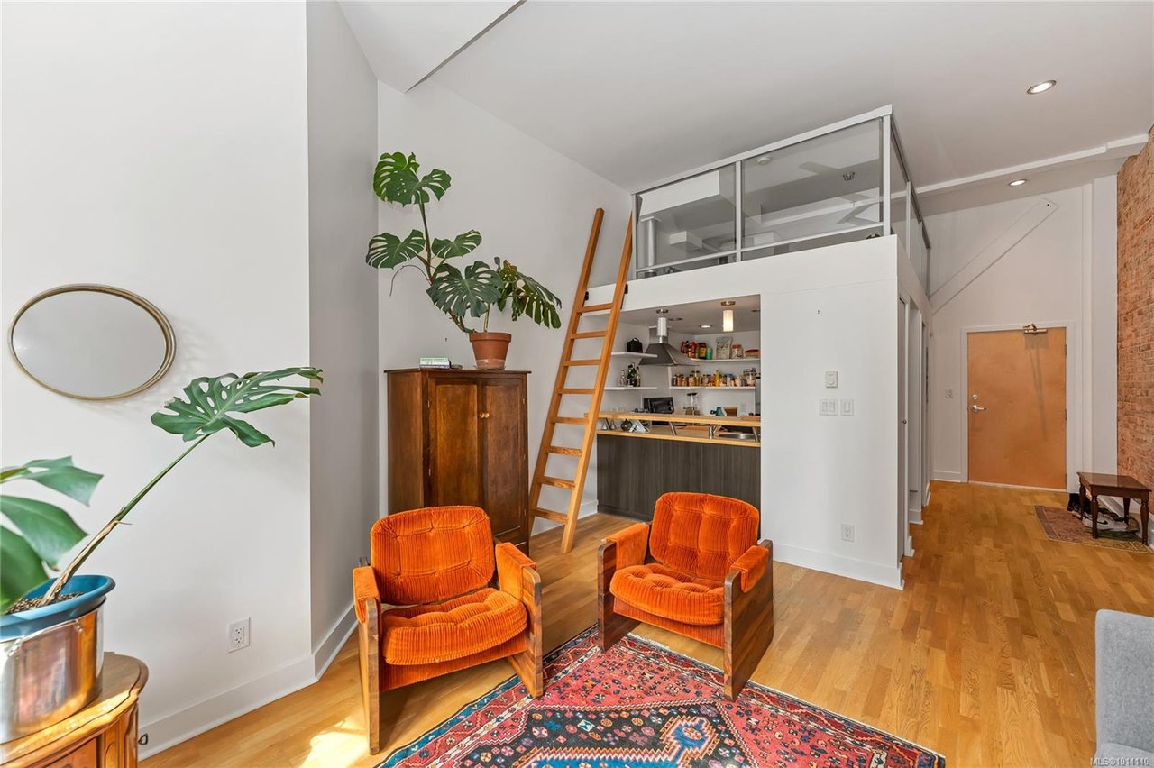 203-562 Yates St, Victoria
