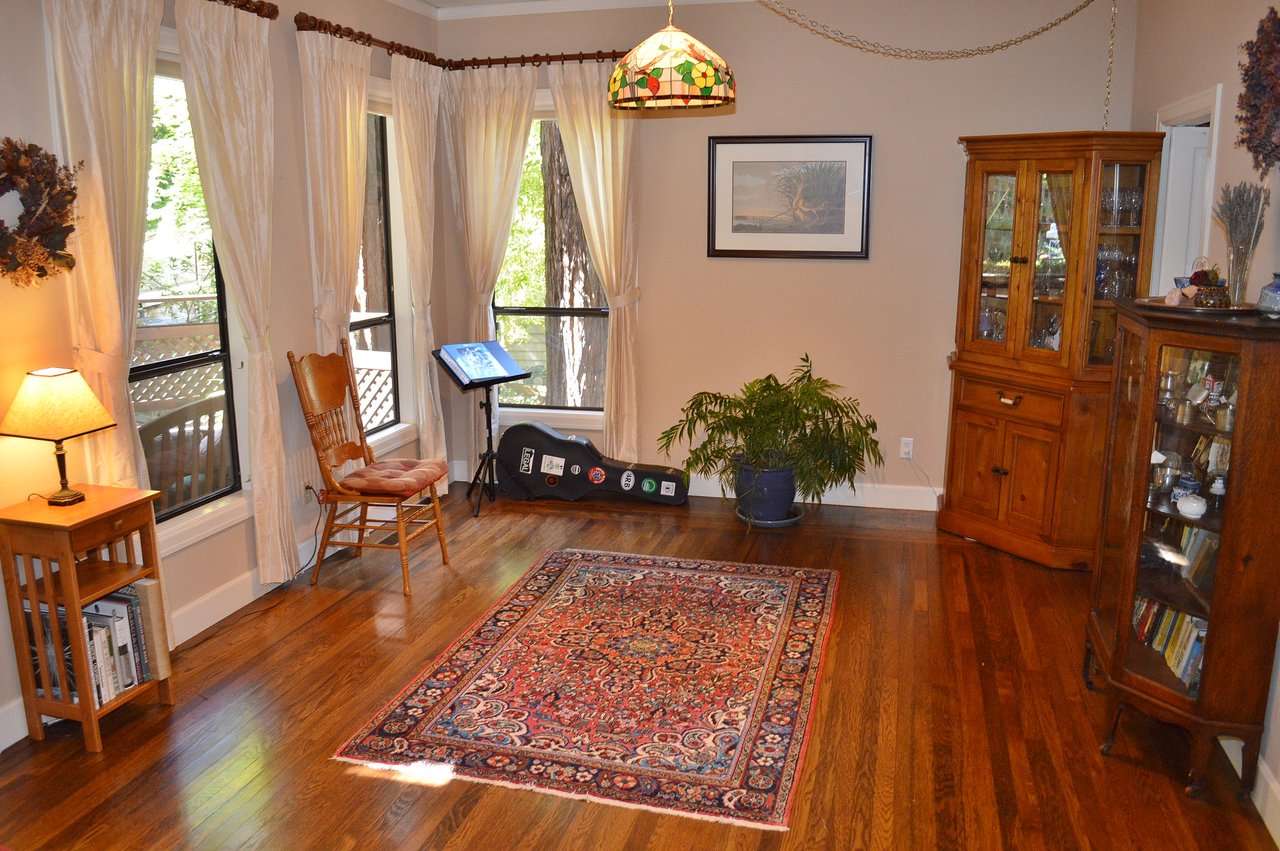 52 Piedmont Road, Larkspur