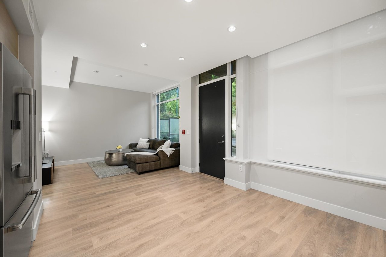 3482 Marine Wy