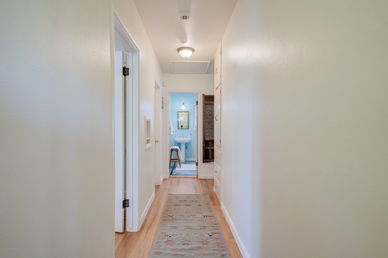 5532 Greenbush Ave.