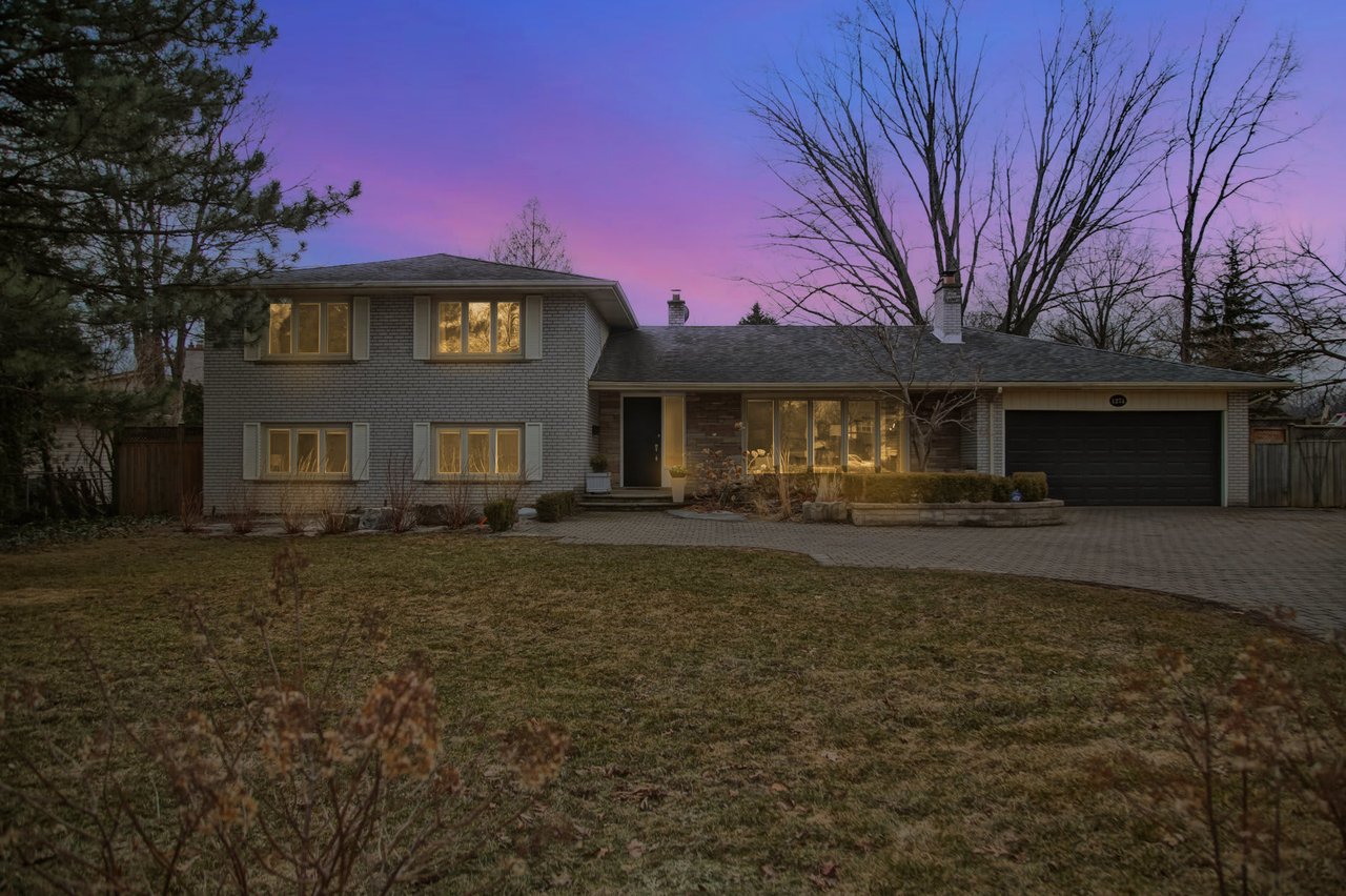 1274 Lorne Park Rd